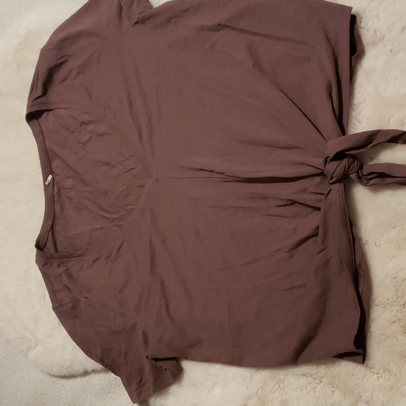 Lululemon Cropped Knot-Front Tee